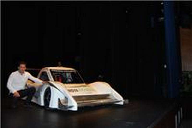 Presentaci&oacute;n de la Empresa Nova Engineering Motorsport y de la Barqueta Nova M-10